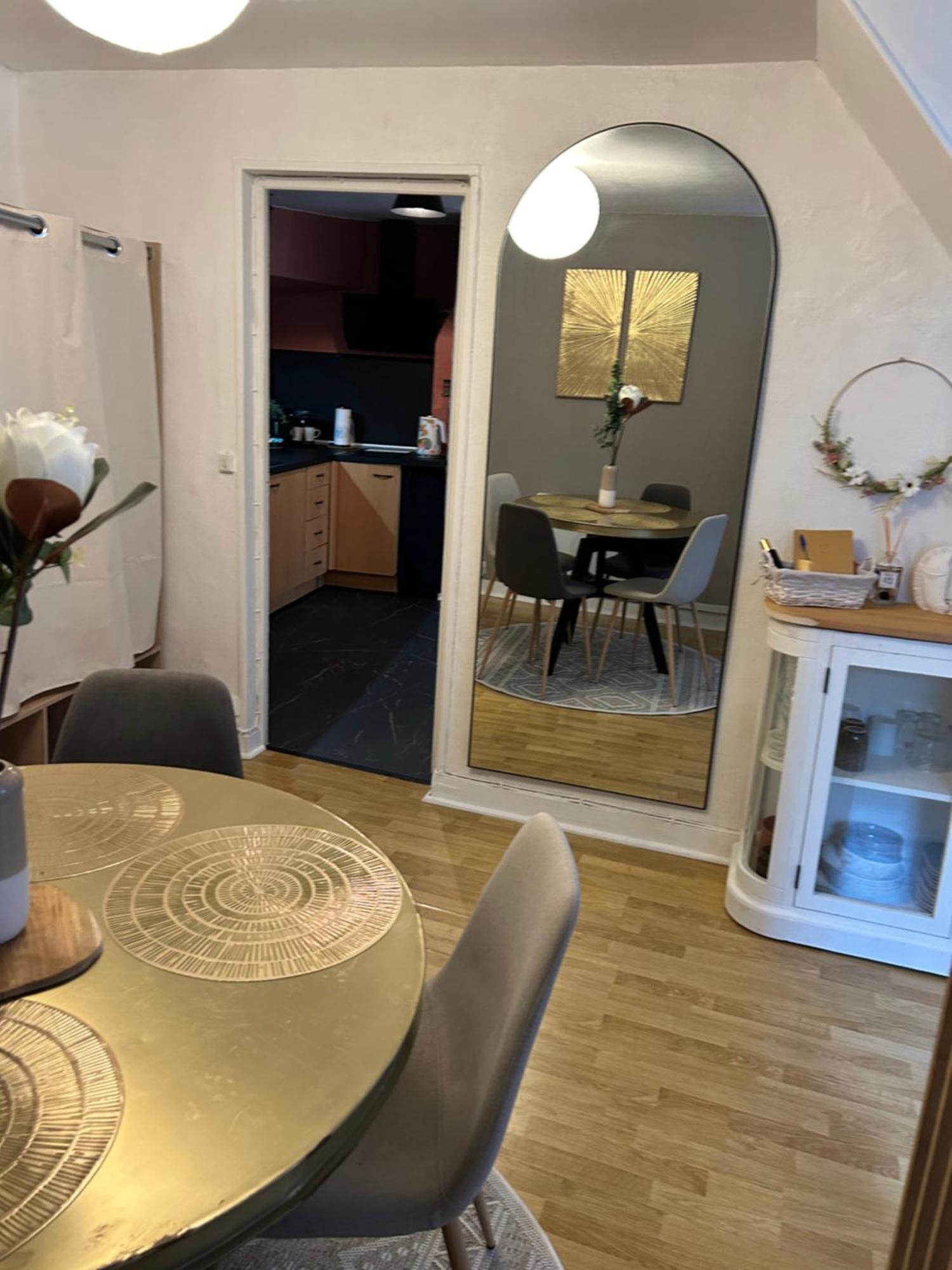 Apartment F2 Pour 4 Personnes Emplacement Ideal 2 Min A Pied De La Et Des Boutiques *